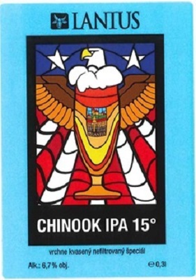 Chinook IPA 3 samolepka pod obrázkom iný text a „ Alk 6,7% obj.“